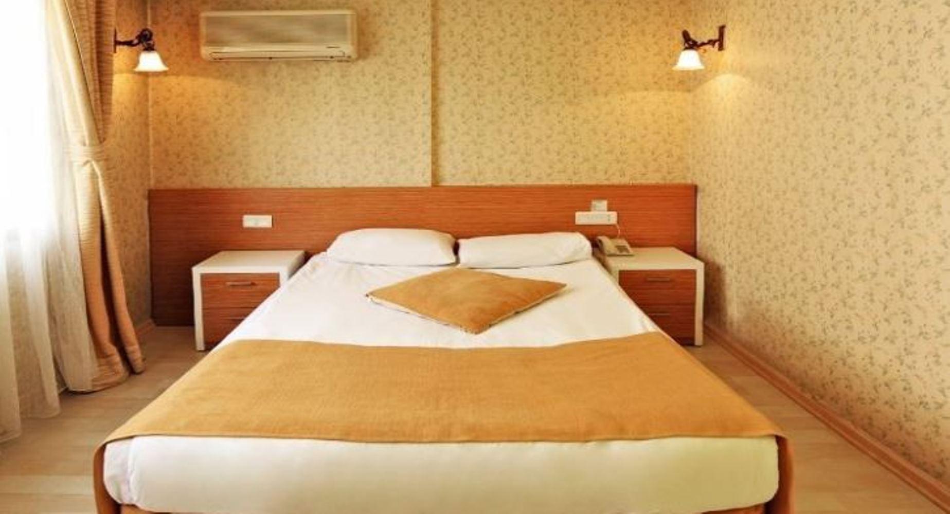 Uestuen Hotel Alsancak Измир Экстерьер фото