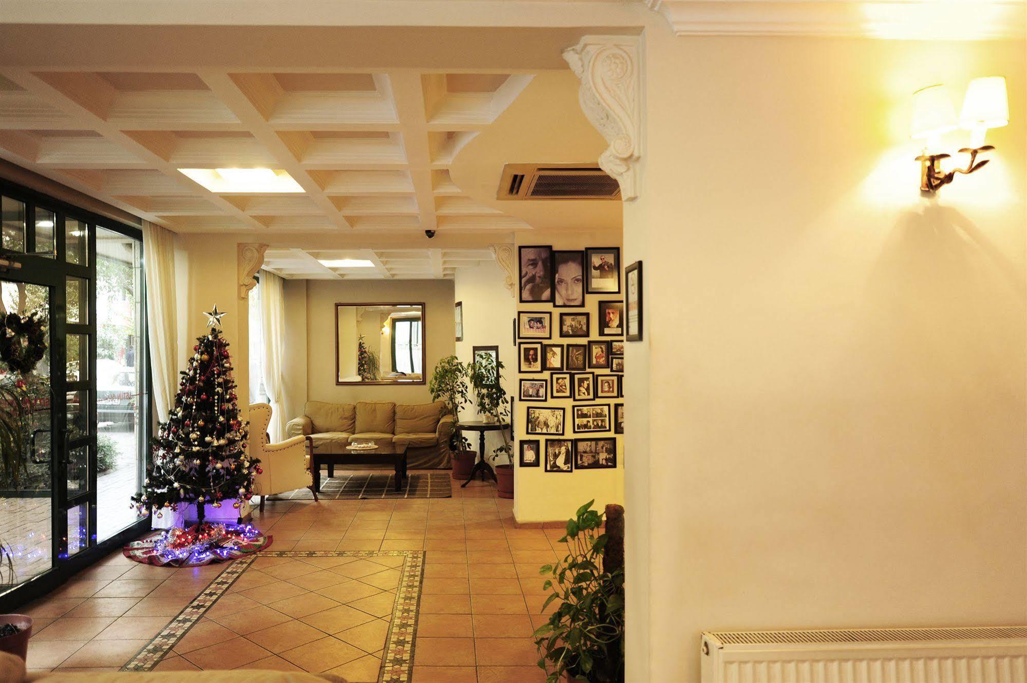 Uestuen Hotel Alsancak Измир Экстерьер фото